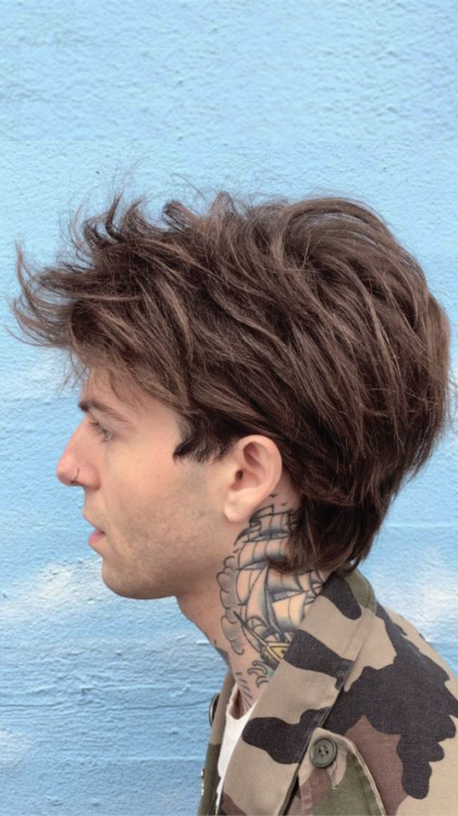 Indieoclock - Novo corte de cabelo de Jesse Rutherford 😱 O