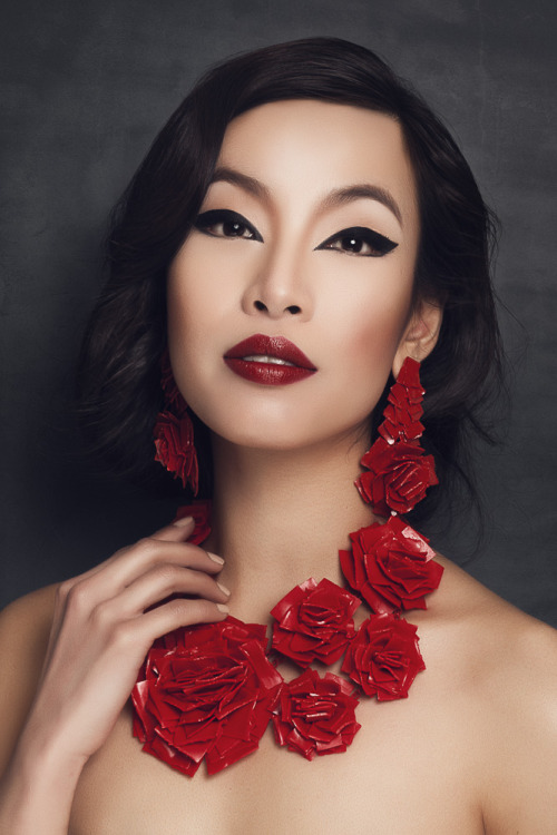 RED by gfw gfw - GRAZIA FORTUNA WARD photographer: Victor Santiago Hair &amp; make up: Sofymakeu