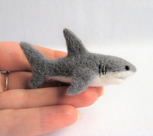 sosuperawesome:  Needle Felted Marine AnimalsLidentoy on EtsySee our #Etsy or #Needle Felting tags 