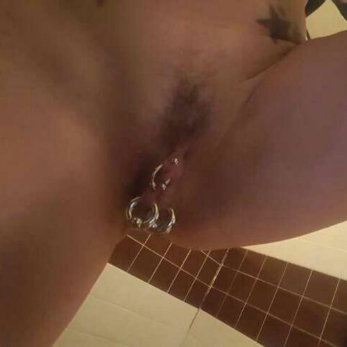 http://women-with-huge-labia-rings.tumblr.com/post/144045289747