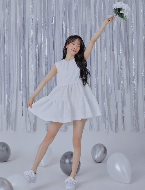 wjsns:seola universe photoshoot: light silver