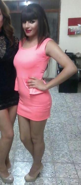 omgsissypolly:  drag-queens-etc:  Gorgeous pink latex dress.  love it!  Sexy lady