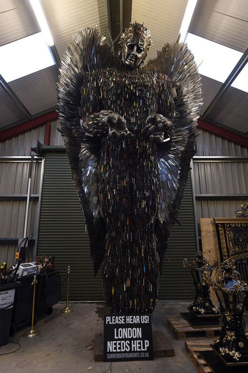 luvnaught:myotishia:sixpenceee:Sculptor Spends 2 Years To Build Knife Angel Out Of 100,000 WeaponsTh