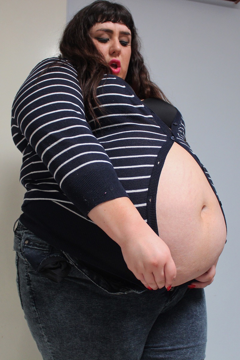 onemorebitebp:  belly distress