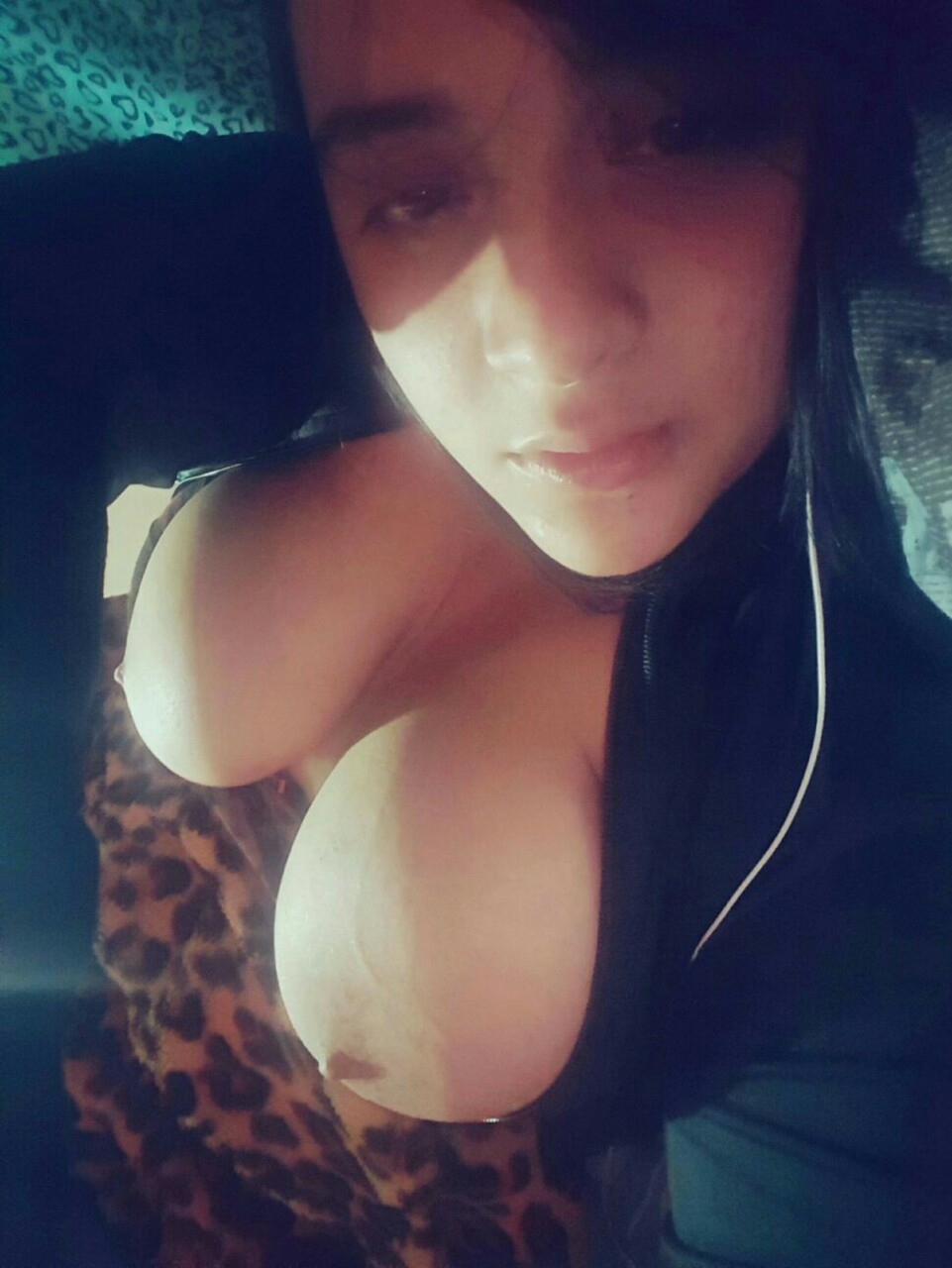 luisdjj2377:  bellako80:  Aquí de nuevo está mamisonga Dura Dura  Mira que clase
