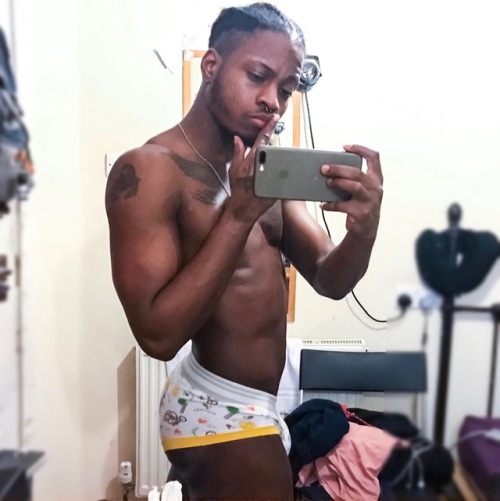 nejhe:  AfterWorkOutSelfie 🤳🏾 for January and February   IG/Twitter @NejheRyutt SnapChat @TheeKingRebel Kik @ Nejhe  YouTube.com/SuperPosterBoy