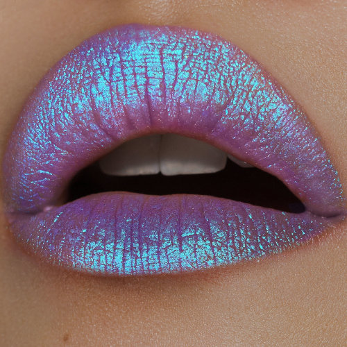 ✦ Holographic, Iridescent, Metallic, & Chrome Blog ✦