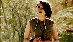 paddledee-deactivated20160909:  Maisie Williams in the trailer of Heatstroke 