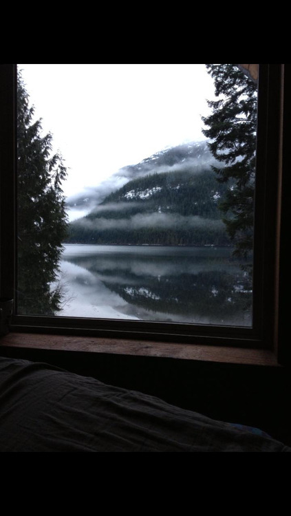 bearschapter:Dreaming is wonderful, but I want to be surrounded by those who wake, and do.