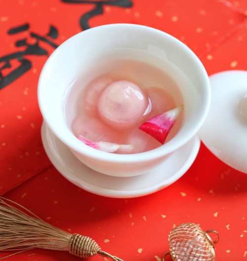 fuckyeahchinesefashion:happy lantern festival | 汤圆 tangyuan or 元宵yuanxiao for yuanxiao festival by 邻