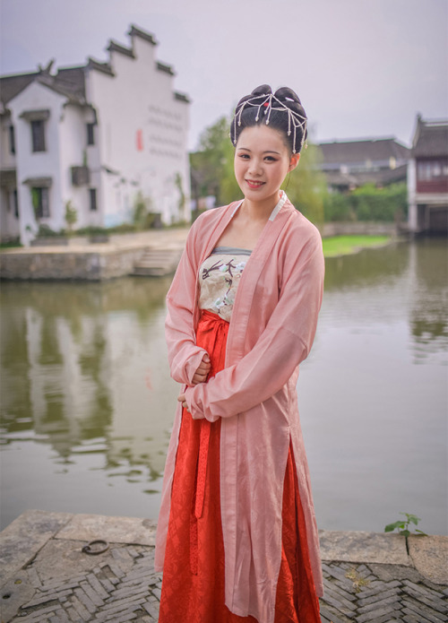 hanfugallery:#西塘汉服文化周# Xitang Hanfu Culture Week. Photo by 松溪大曲