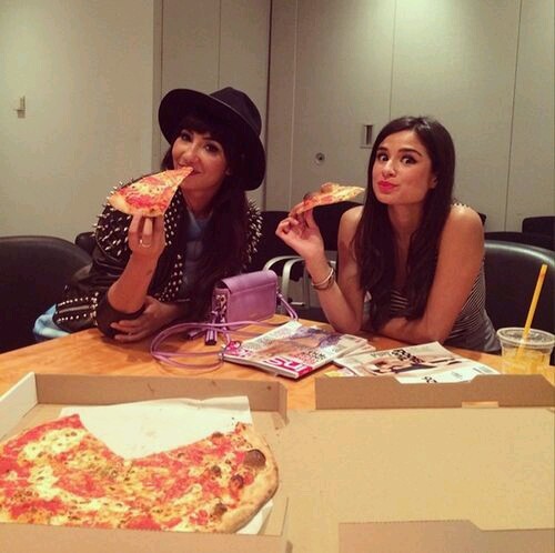 XXX vegxicana:  Jackie Cruz and Diane Guerrero photo