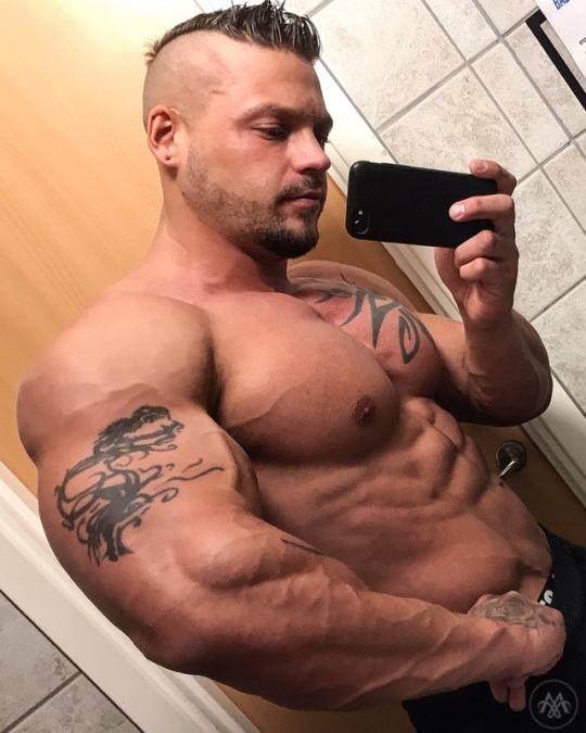 muscularworld:  🇸🇪 Joar Fallmar - @j_fallmar