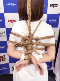 japanesebdsmofficial:  Kinbaku Tenma HaruModel Konno Hikaru