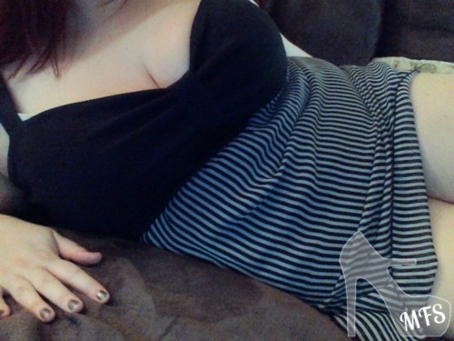 missfreudianslit:  What is Miss Fiona wearing today? I was working at a Haunted House recently, and my voice is a little scratchy, but manageable now… who wants to call to hear it?  Seriously… her voice is so hot I’m dying.