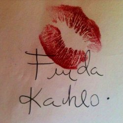 frida-kahlo-love:    “Te mando mil besos, -tuya- Frida.“  