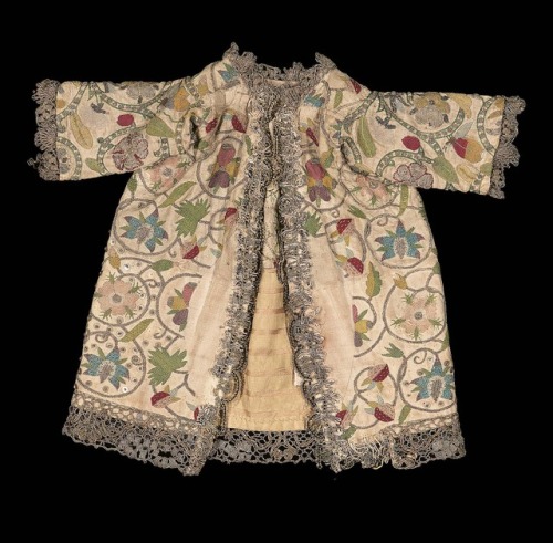 Miniature robe made from two coifsLate 16th century to Early 17th centuryMuseum of Fine Arts, Boston