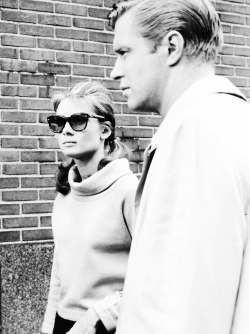 ragsmartinjones:  Audrey Hepburn and George Peppard on the set of Breakfast at Tiffany’s 