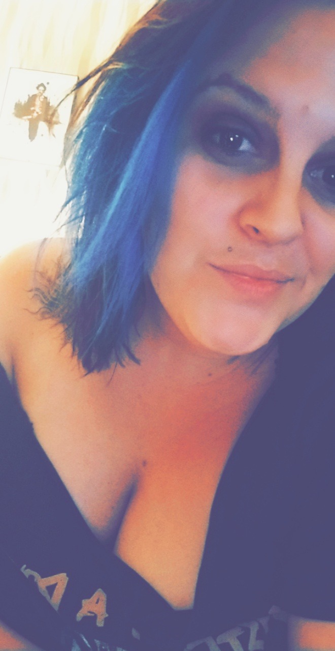 gory-mermaid:  Chillin  Beautiful&hellip;.