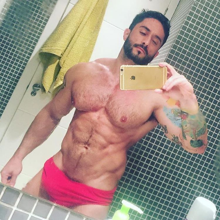 Only 18+ horny Guys!