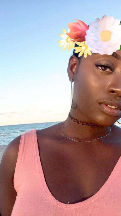 silentflower:Short hair &amp; Chocolate skin