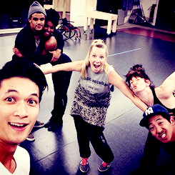 jartistnews:harryshum #tht (this happened today) Back with these beautiful people to provide ya’ll w