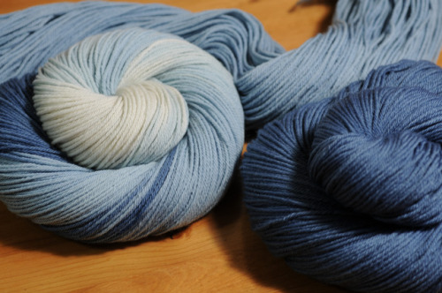 Delightful DK! 2DyeCru has just released new Sustainable Merino DK in new beautiful summer colors! B