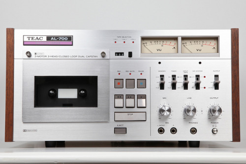 technblog:  Teac AL-700 Elcaset Deck Front (1976) by picturesofthingsilike on Flickr. 