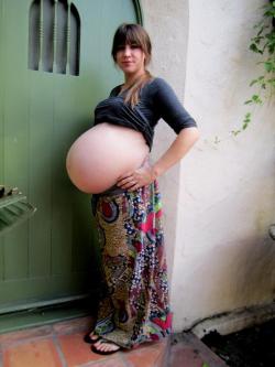 preggogirl:  Sexy Bump