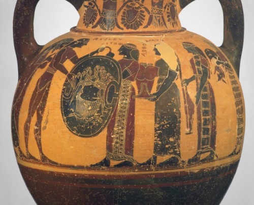didoofcarthage:Black-figure amphora with the arming of Achilles (top) and a group of warriors (botto