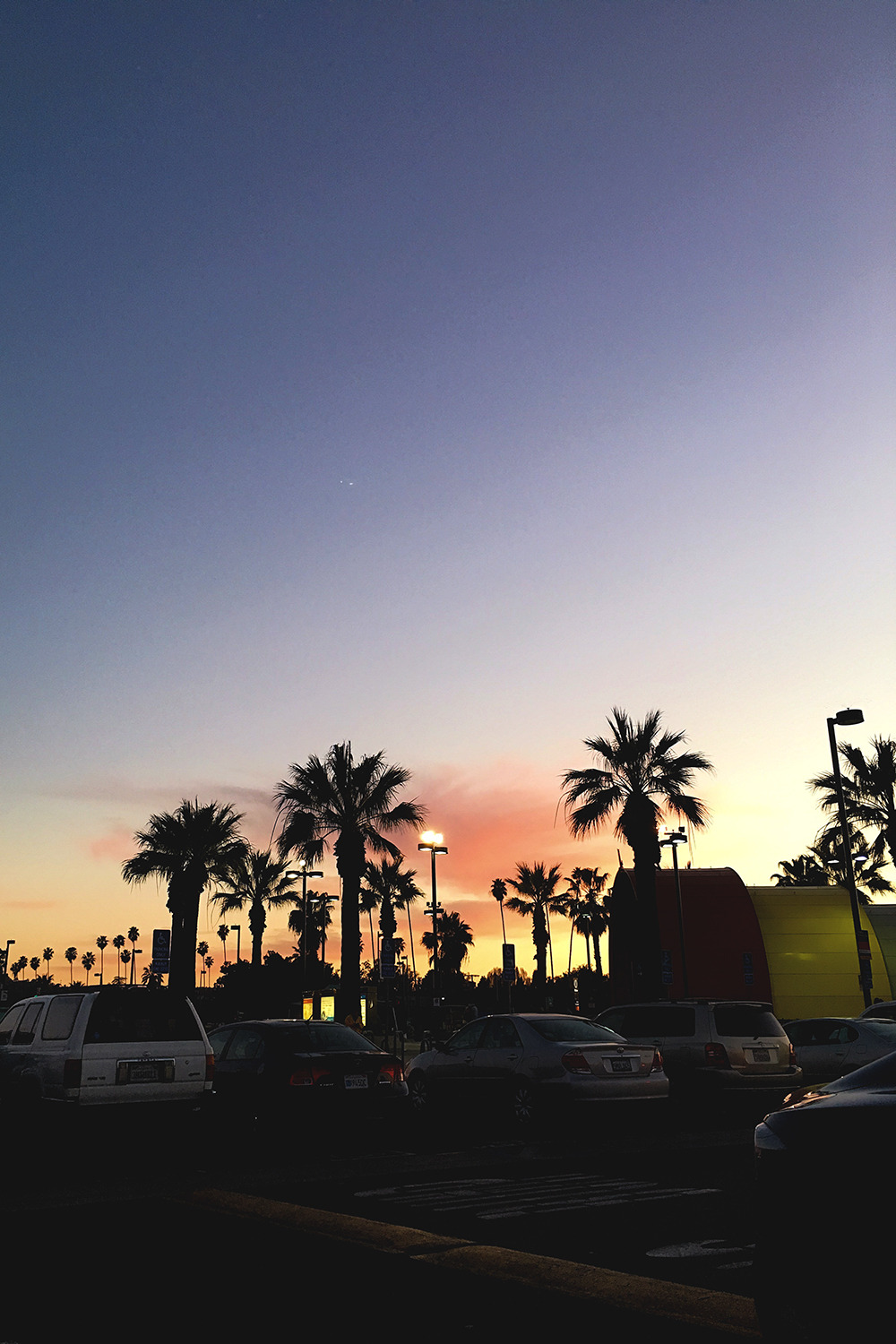 motivationsforlife:  LA Evenings by @neverwearthem