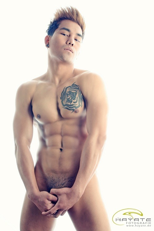 orientalust:  mantop10691:亞裔髮型設計師… Thick and Hung