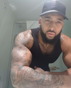 dltopnigga69:  jardoism:  Snapchat | Twitter | Instagram | @jardoismT.R.A.D.E. The SeriesArchiveDonate to keep this blog going please!  Sexy AF!!!!  Yes gawd mmm