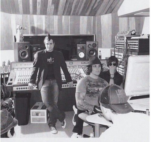 a7x-revolution