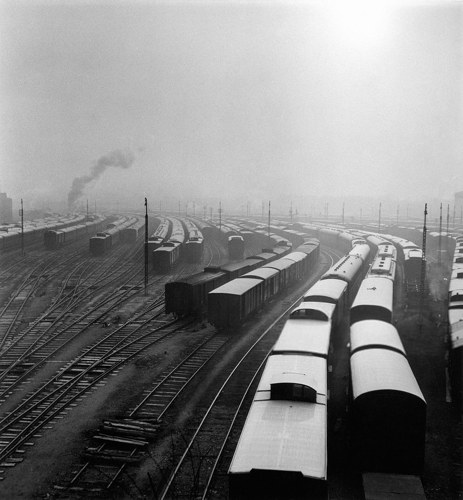 undr:  Robert Doisneau. Terminal SNCF. France. 1945