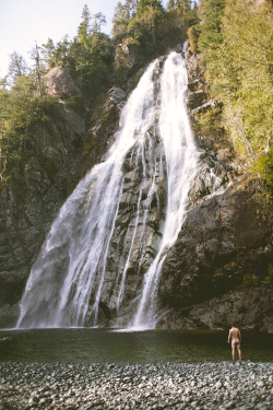 h-o-r-n-g-r-y:  exploreislands:  Back in January I went to Ucluelet and visited Virgin Falls while I was there. Skinny dipping happened and I figured that I wouldn’t post this. I’m full on steak and wine, the conditions are right. There’s my tush.