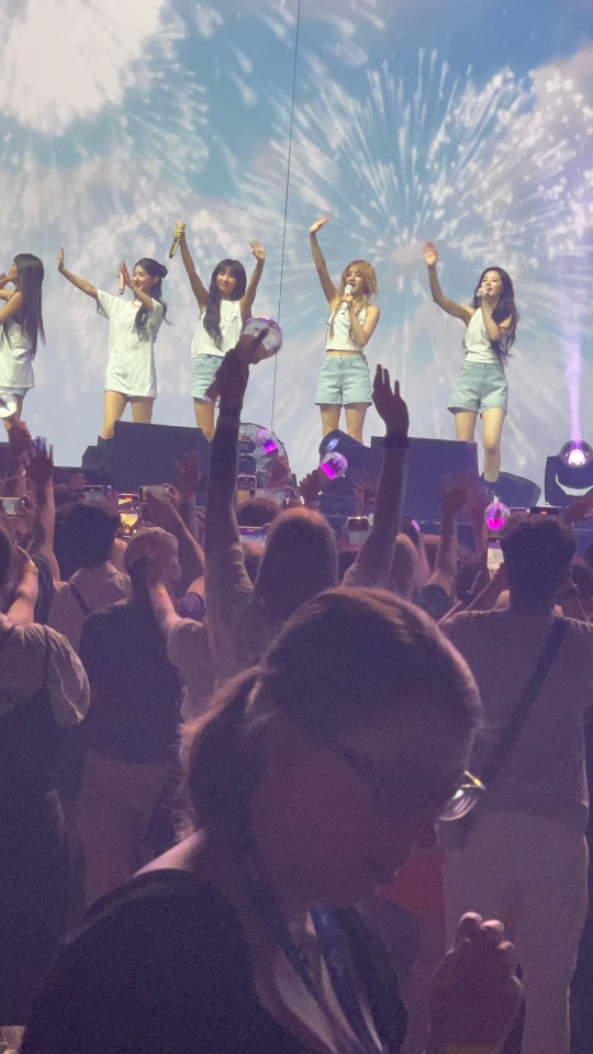 I Saw My Wives Irl Last Night At Their First Ever London Concert And I Couldnt Be Happier