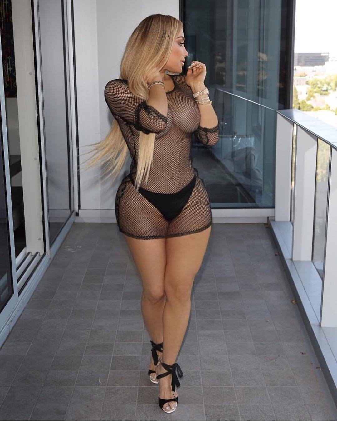 stackmodelstv:  #follow this sexy beauty: @missnikkiibaby