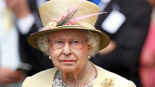 XXX theonion:  Queen Elizabeth Hoping She Dies photo