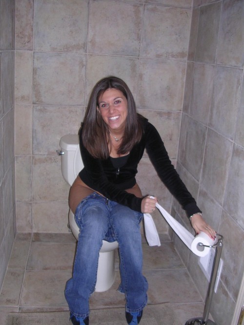TOILET PEE