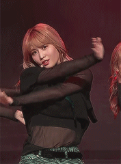femaleidols:  twice • so hot 