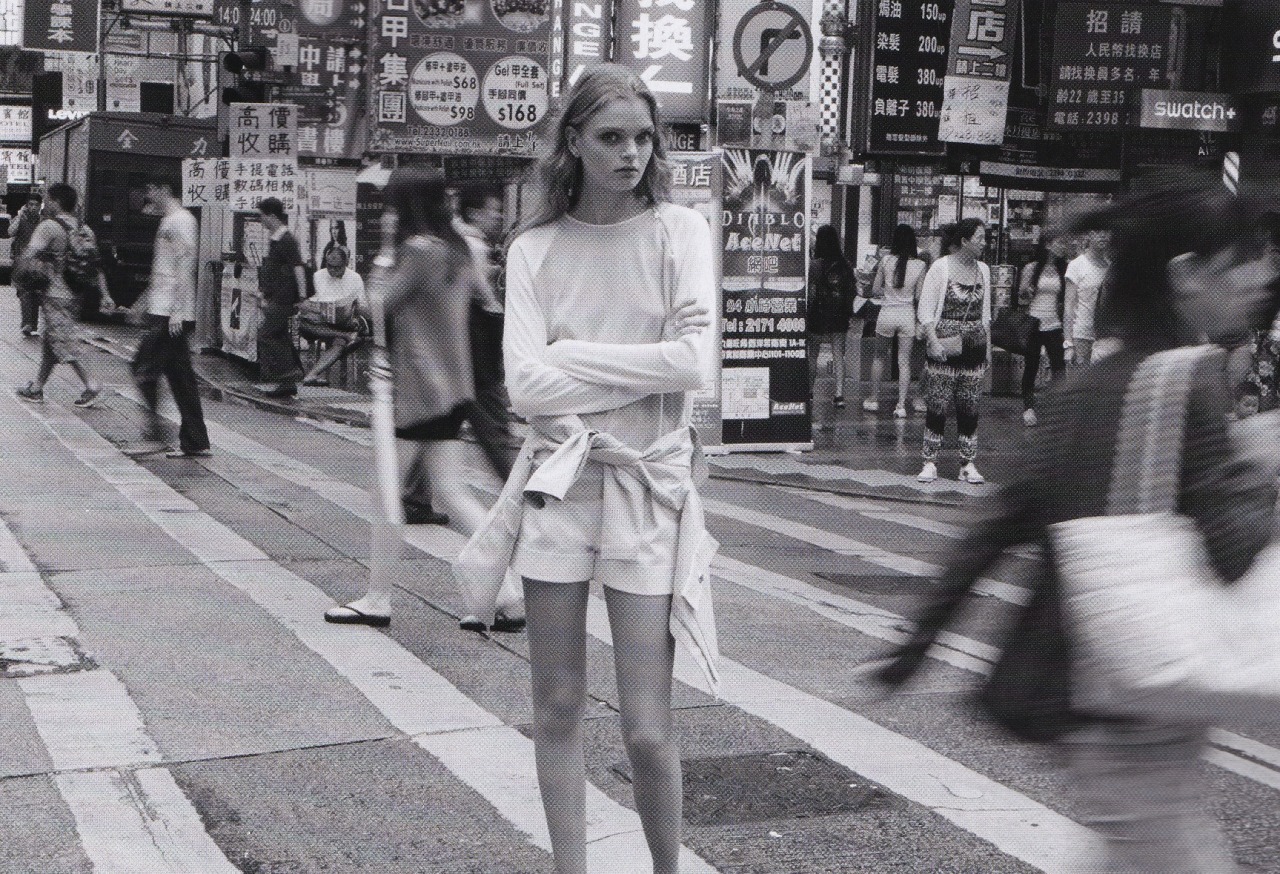 virare:  Marthe Wiggers Skipping school. No time for yum cha. Marthe Wiggers by James