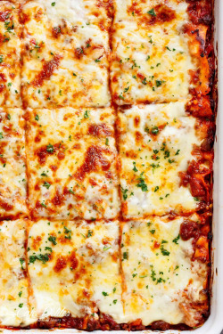 daily-deliciousness:The best lasagna