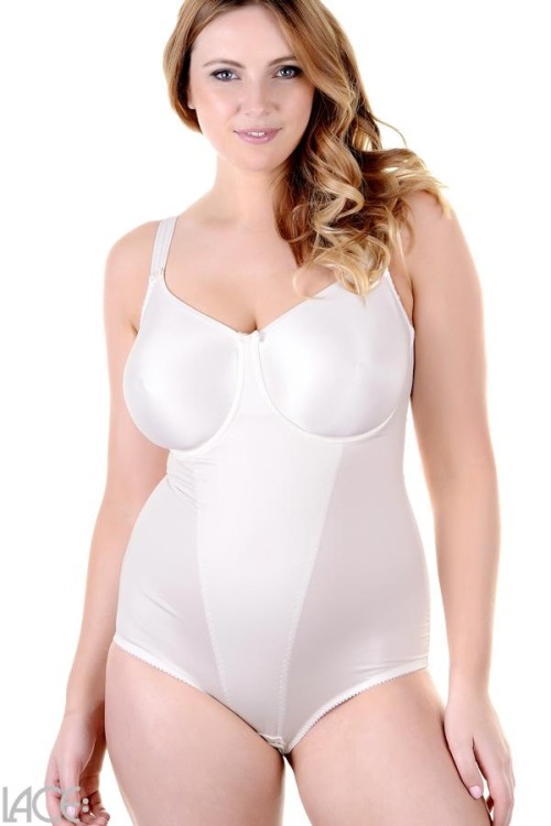 Bodysuits often complement fuller figures, smoothing lumps and bumps into a womanly whole. This Prim