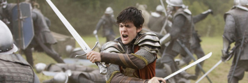 doverstar:thenarniantimes:King Edmund the AmbidextrousCan we just take a moment to appreciate what a
