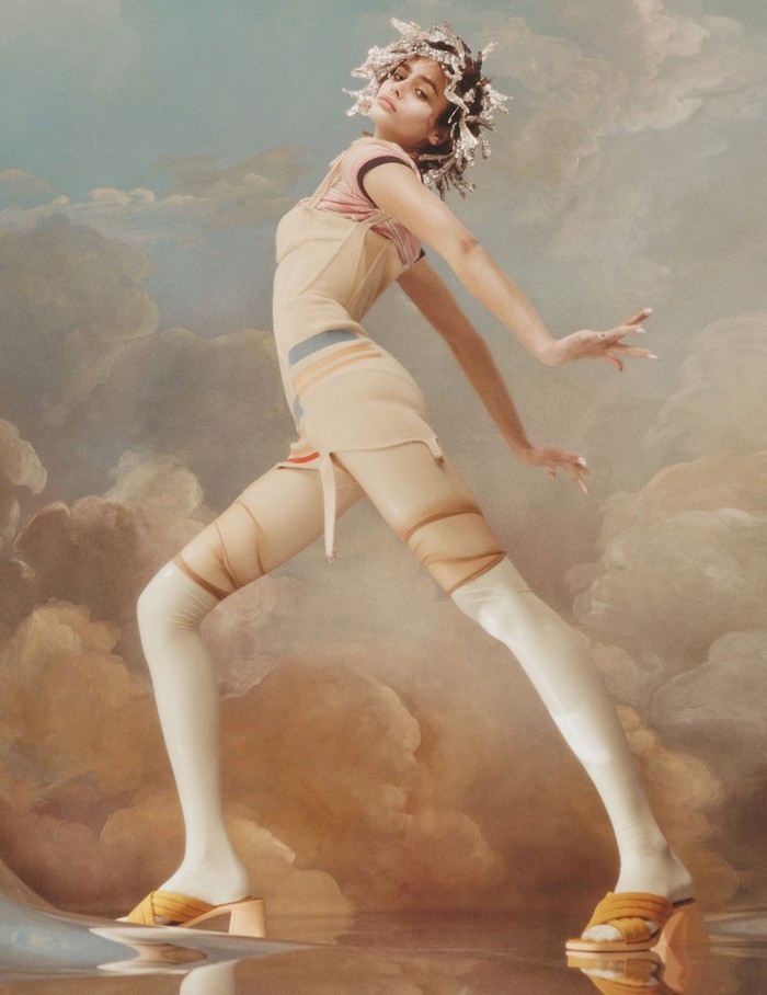 fagunt:   Taylor Hill shot by Charlotte Wales and styled by Elizabeth Fraser-Bell