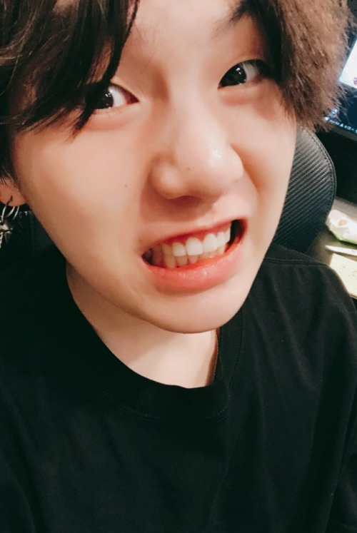 allforbts: 180613 Yoongi’s Tweet우리 모두가 땡! 고마워요 아미~ 페스타 다들 수고 많았습니다요!!We are all ddaeng! Thank you AR