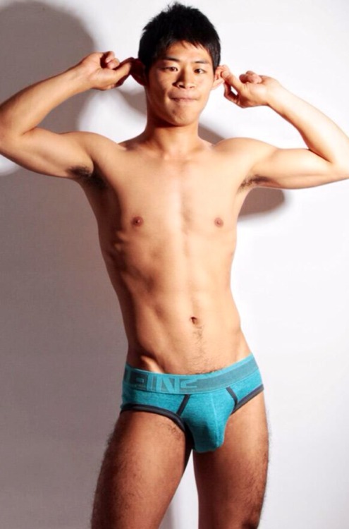 exhiboy:stayinghard:  asianmusclefetish:  Original post: http://asianmusclefetish.tumblr.com  not getting the funny face - but nice body, huh?      (via TumbleOn)