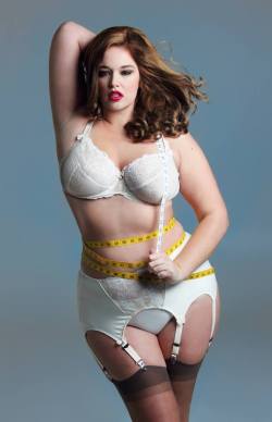 Curvy lingerie model