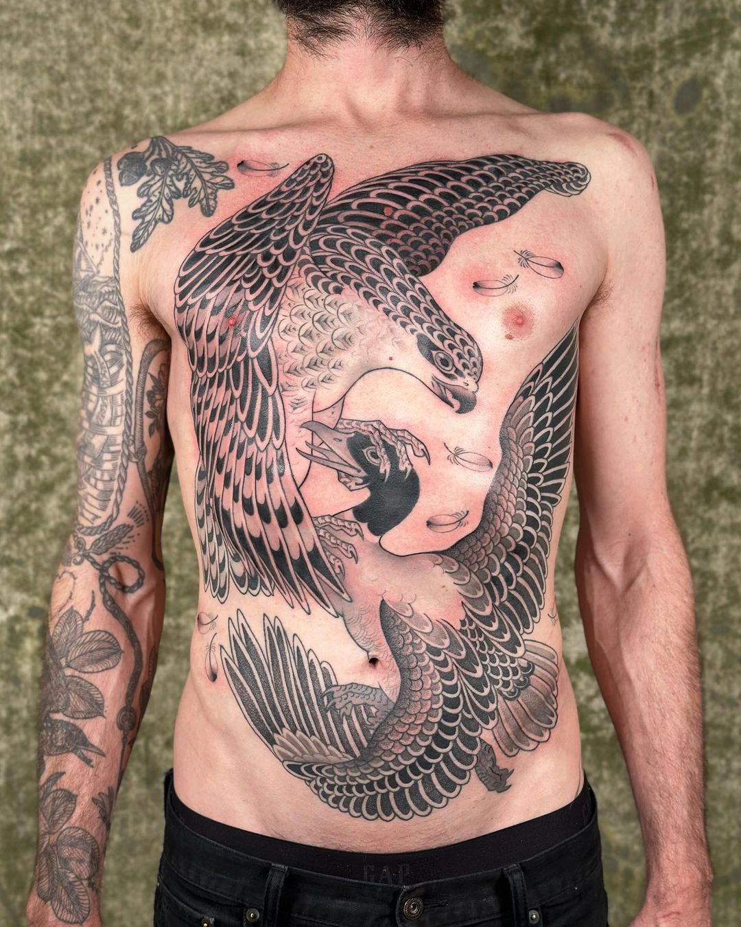 Freehand Hawk and Duck based on the incredible Horichiyo. For my friend and top Georgia based tattoo artist @evanmorgantattoo
Made @long.snake.monte.rio
Thank you for your dedication and strength, Evan. It was an honour. (at Monte Rio,...